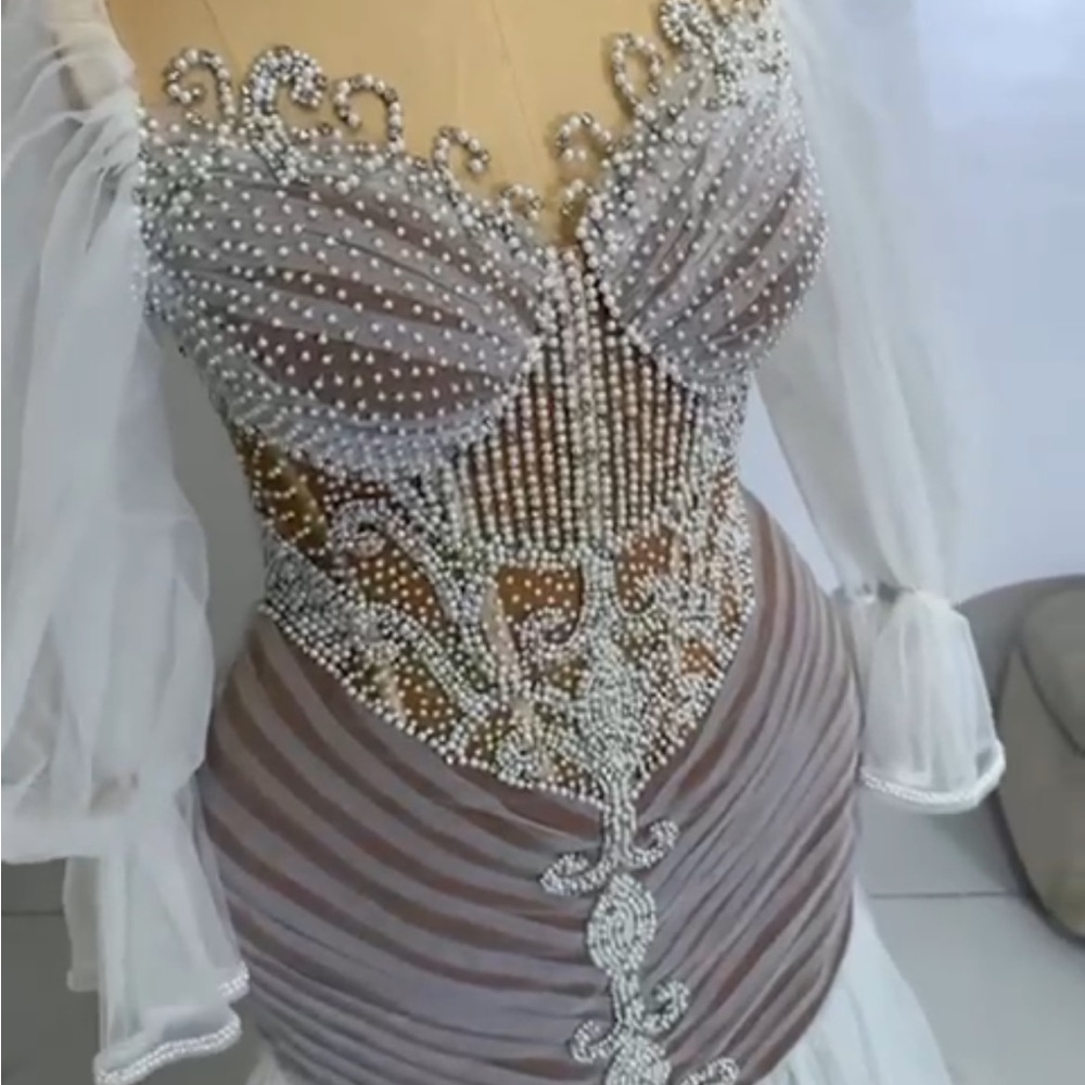 Couture Wedding Robe. Never worn - Picture 6 of 6